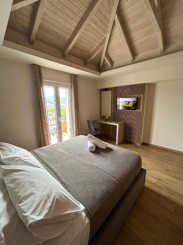 Golden View Berat 3BR Apartment with Castle View & Parking - image 14