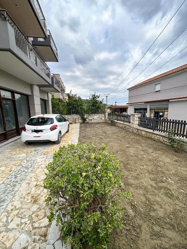 Golden View Berat 3BR Apartment with Castle View & Parking - image 7