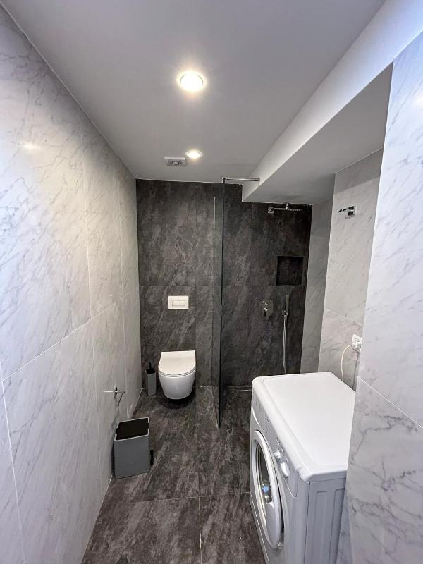 Golden View Berat 3BR Apartment with Castle View & Parking - image 3