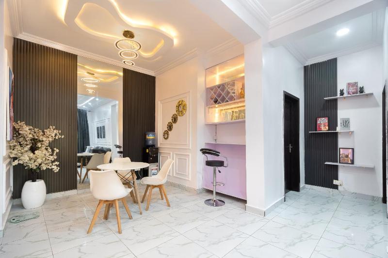 The Grey Maison - image 4