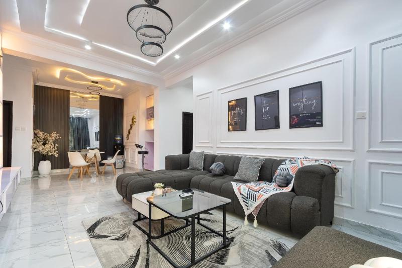 The Grey Maison - image 13