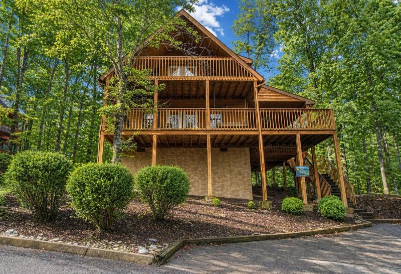 Brentwood Resort Pool FREE Attraction tickets Near Parkway Hot Tub Arcade Game WIFI!!! - image 43