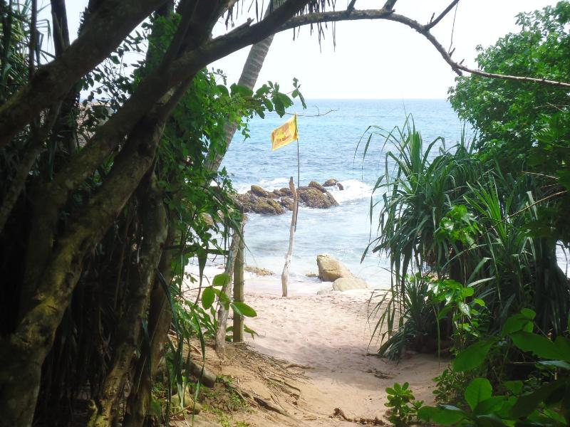 Unakuruwa silent beach villa - image 23
