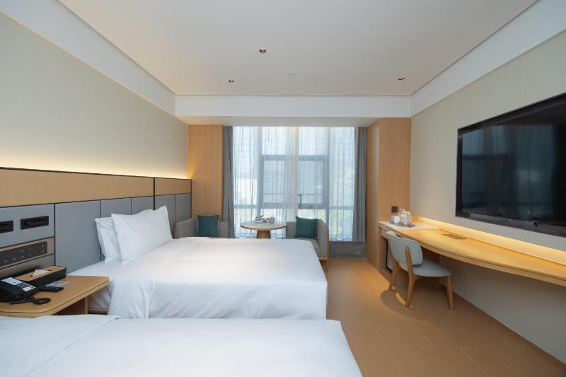 JI Hotel Shenzhen Pingshan Railway Station Baolong Metro Station - image 9