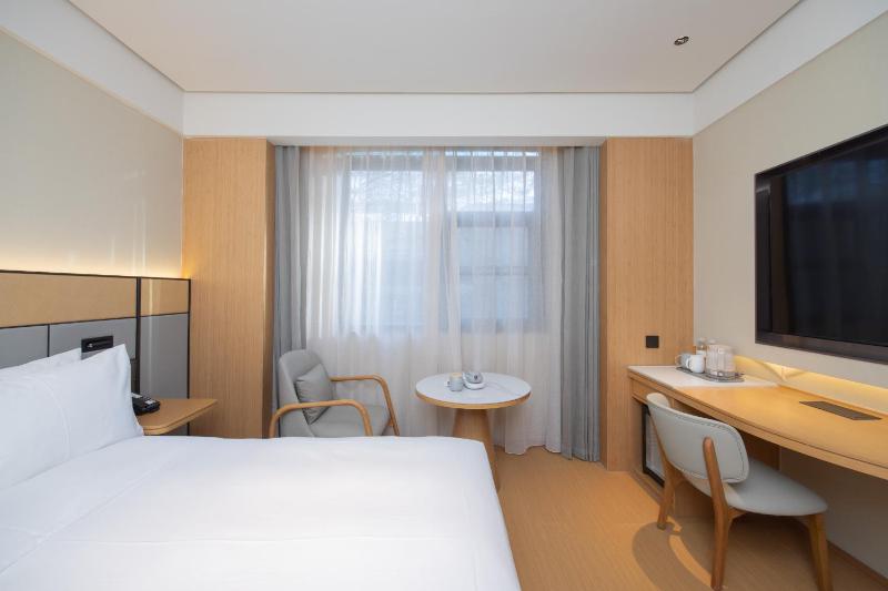 JI Hotel Shenzhen Pingshan Railway Station Baolong Metro Station - image 11