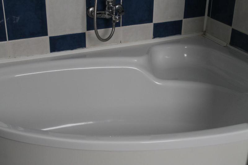 One-Bedroom Apartment image 3