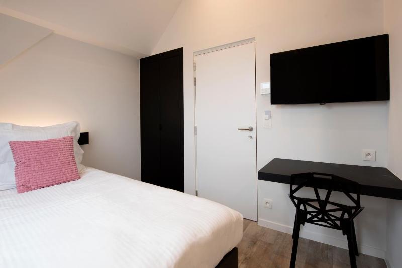 Budget Single Room image 4
