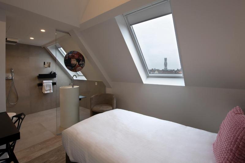 Budget Single Room image 3