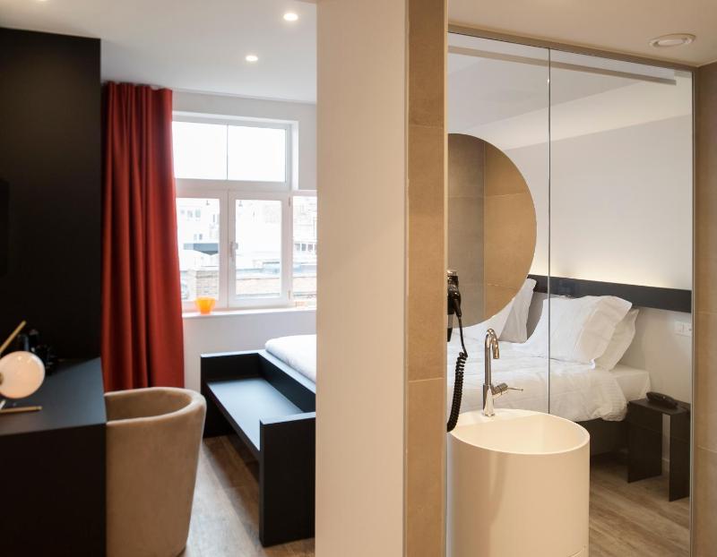 Standard Double or Twin Room image 3