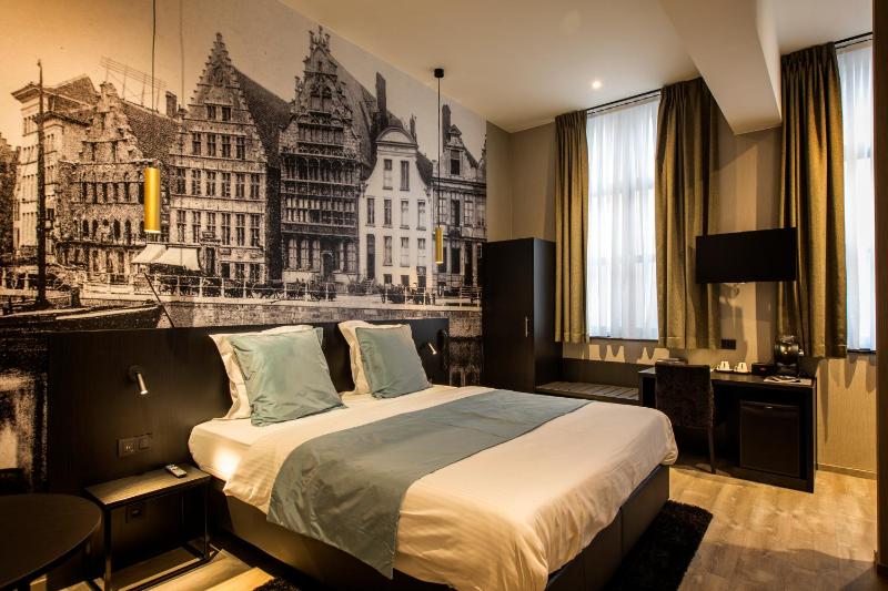 Standard Double Room image 2