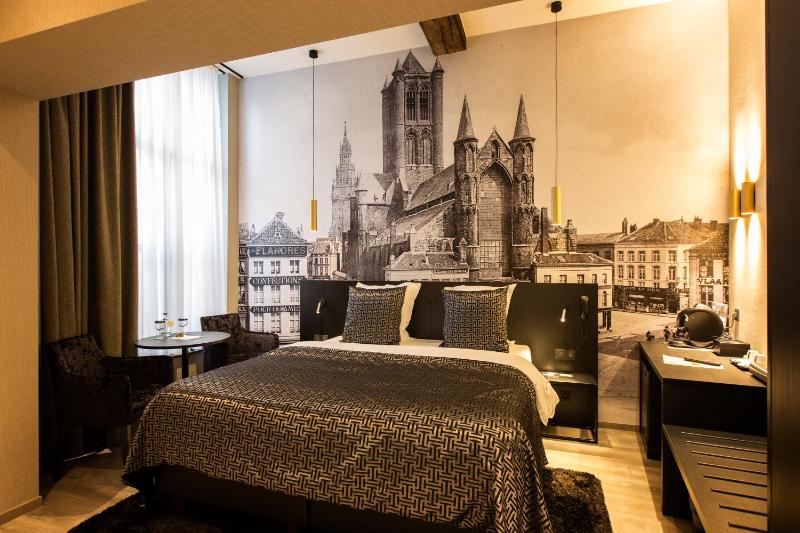 Standard Double Room image 3