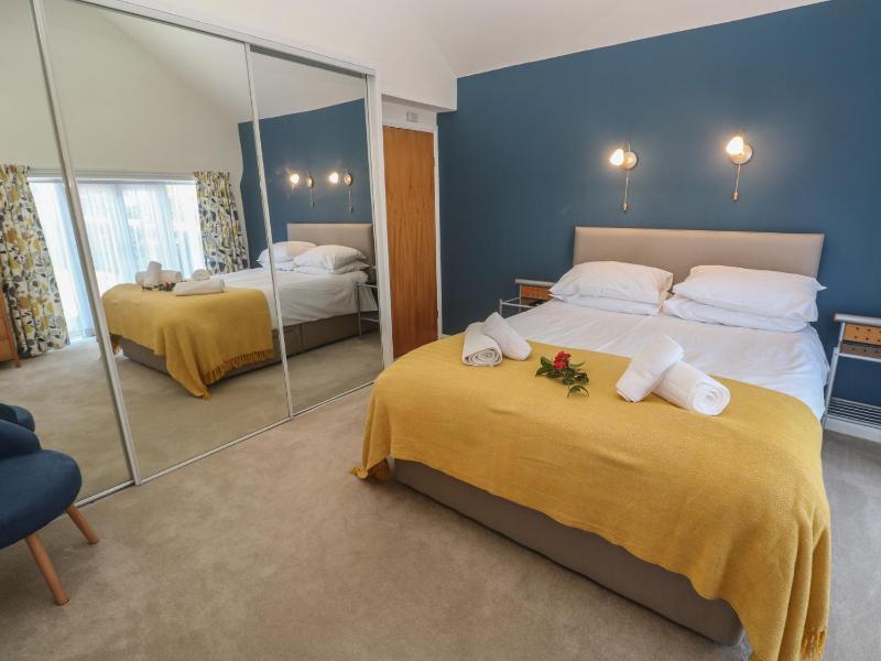Meadowside - image 25