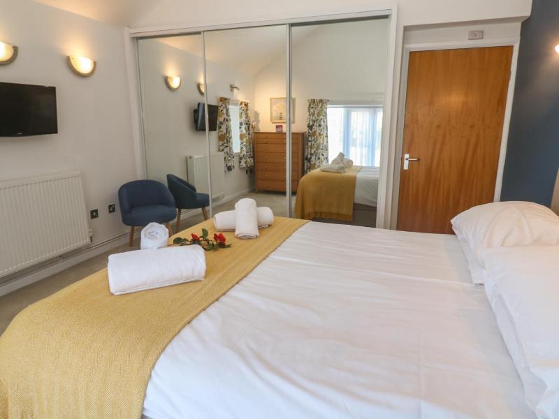 Meadowside - image 29
