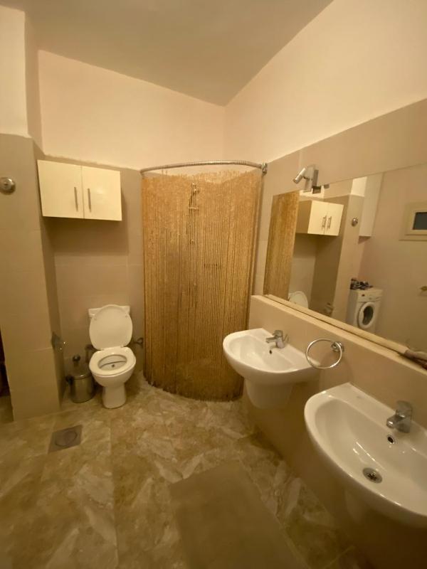 Spacious 2BR Pool-View Apartment in Hadaba - image 3