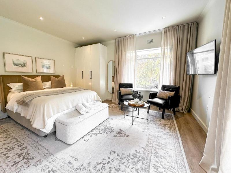 Oak Manor Boutique Guest House - image 1
