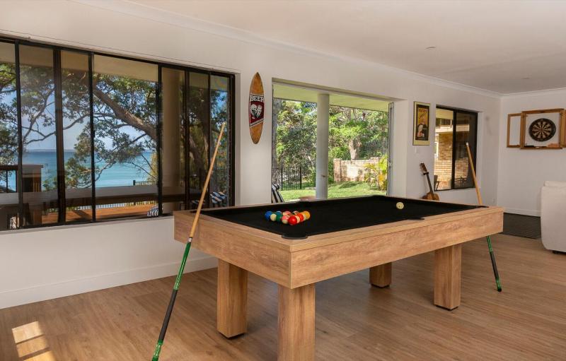 Collingwood Villa - Waterfront and Pet Friendly - image 2