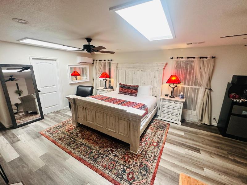Lantern Light Inn - Romantic Getaway - image 46