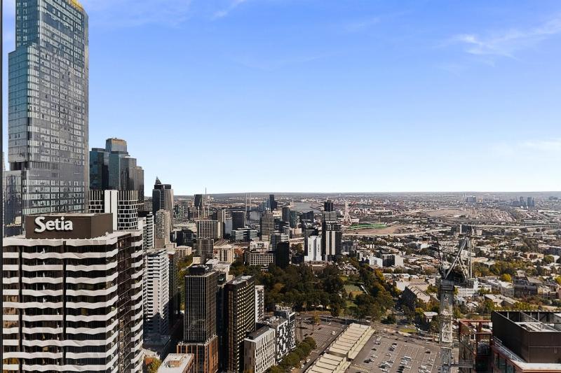 City-View 1-Bed Retreat Near Queen Vic - image 15