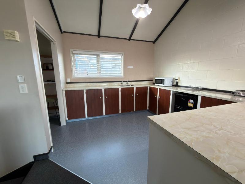 Mountain View Motel - image 38