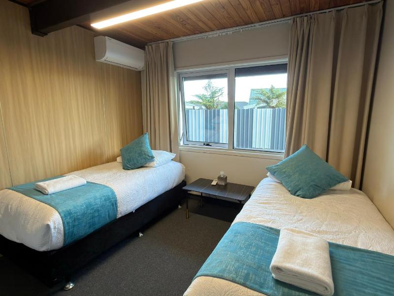 Mountain View Motel - image 35