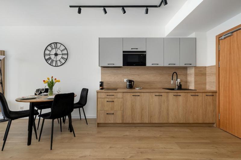 Klimatyzowane Apartamenty Art Lake w Mielnie z Parkingiem i Basenem by Noclegi Renters - image 32
