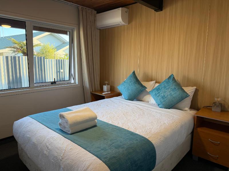 Mountain View Motel - image 1