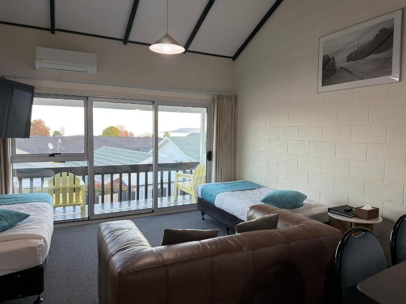 Mountain View Motel - image 26