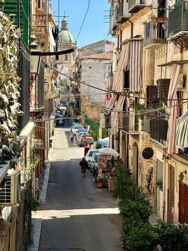 Ballaro's Vibe Historical Apartment Cathedral District - image 16