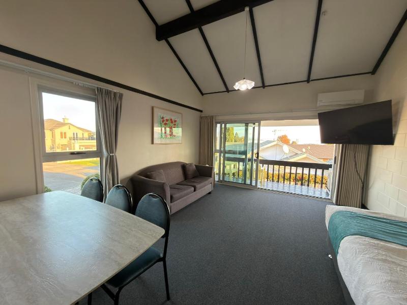 Mountain View Motel - image 40