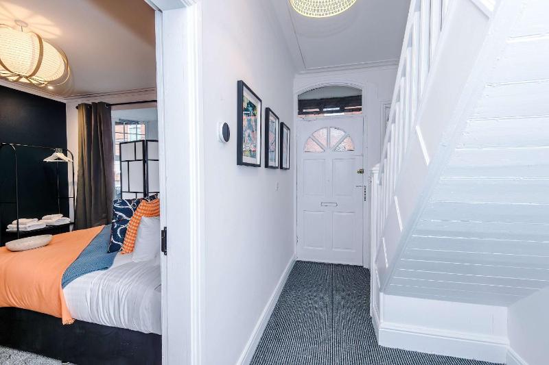 4BR Home in Chester for large groups - image 15