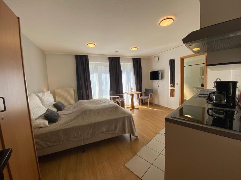 Terrasse Double Studio Apartments - image 19