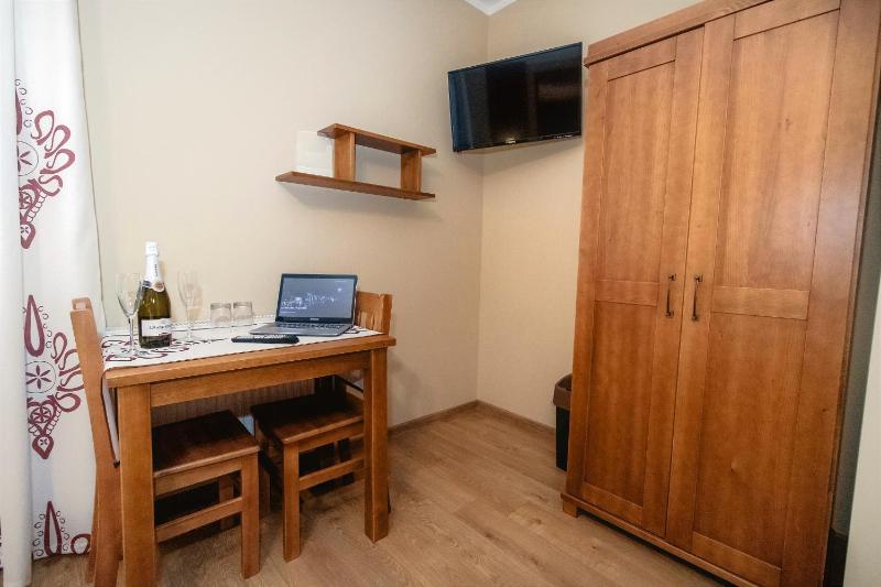 Large Double Room image 3