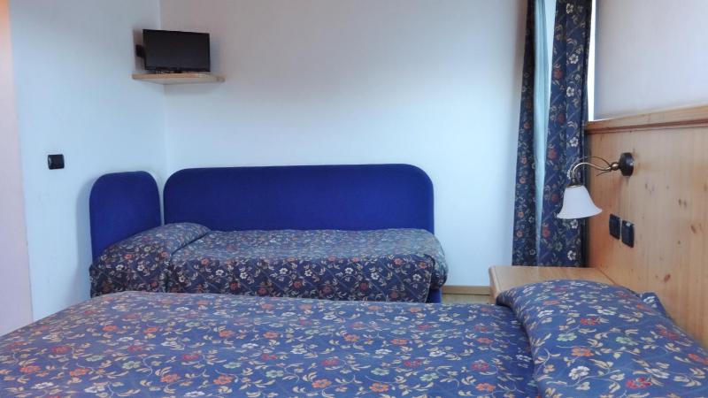 Standard Triple Room image 3