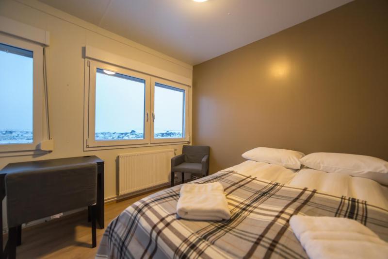 Economy Double Room with Lake View image 3