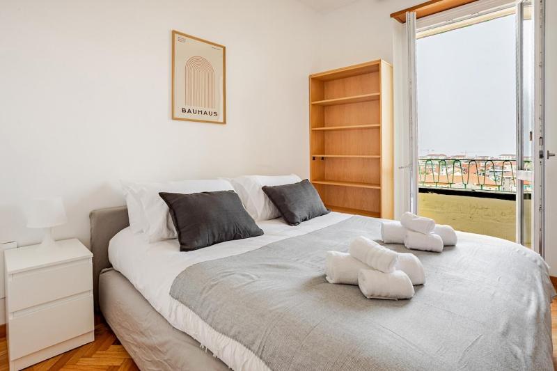 Penthouse 186 3 Bedrooms and Private Terrace - image 15