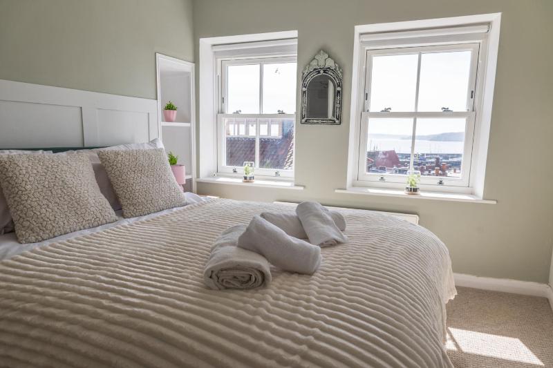 Sandgate Seaview - image 1