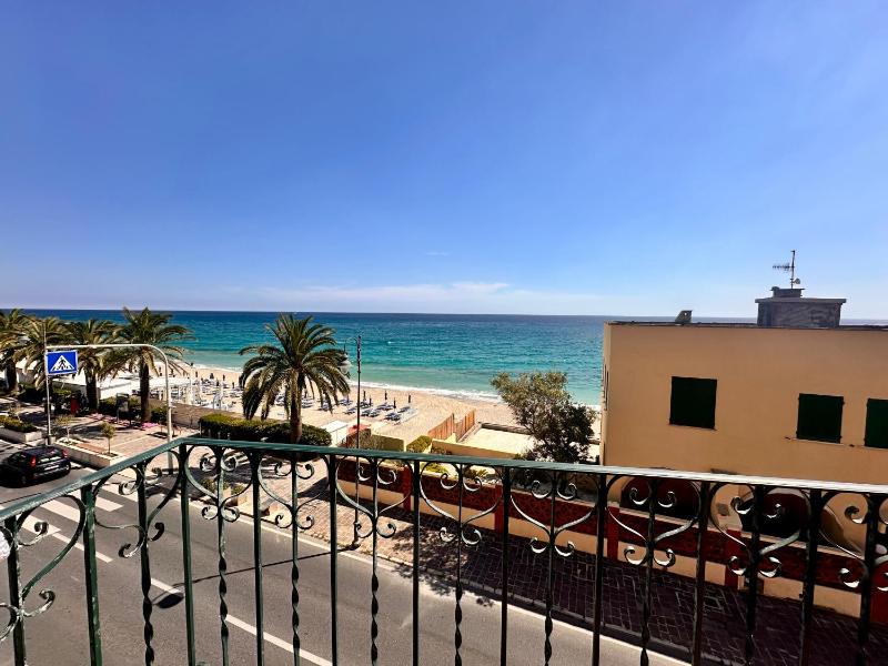 Casa Panorama - Spazioso Trilocale con Balcone Vista Mare - image 6