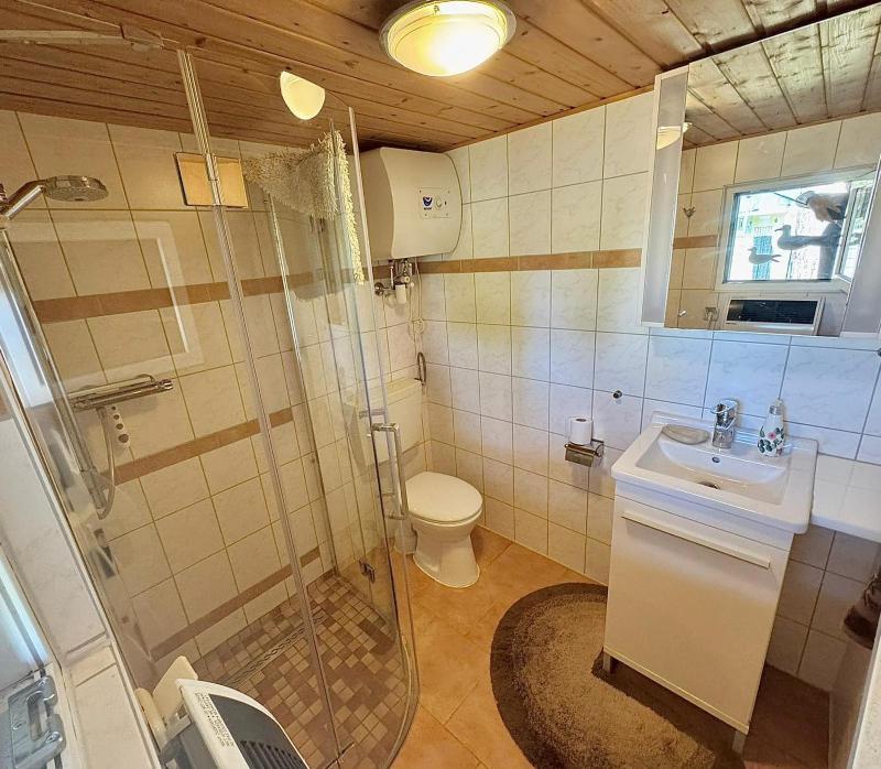 Huhnhaus – Rustikales Blockbohlenhaus Zinnowitz - image 17