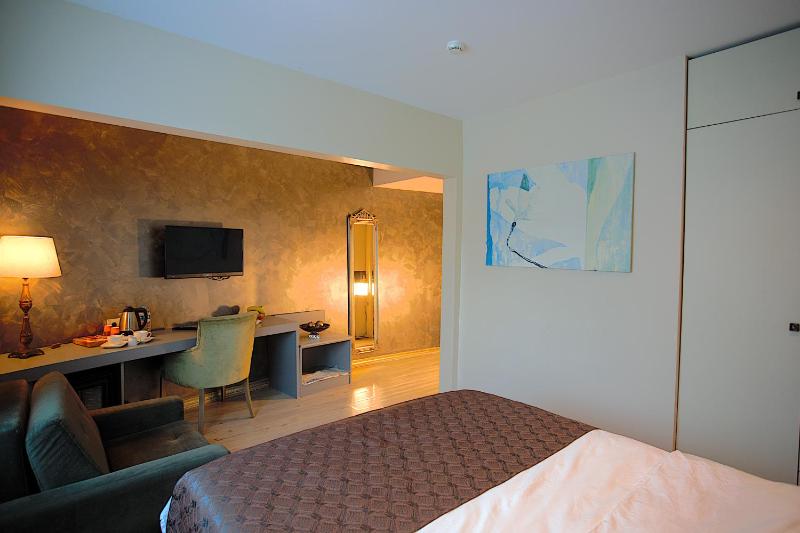Perada Suite & Room - image 7