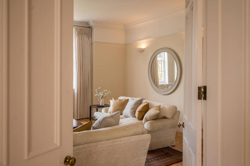 The Old School House Friston - image 4