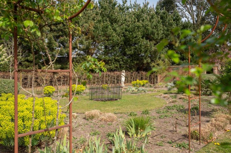 The Old School House Friston - image 8