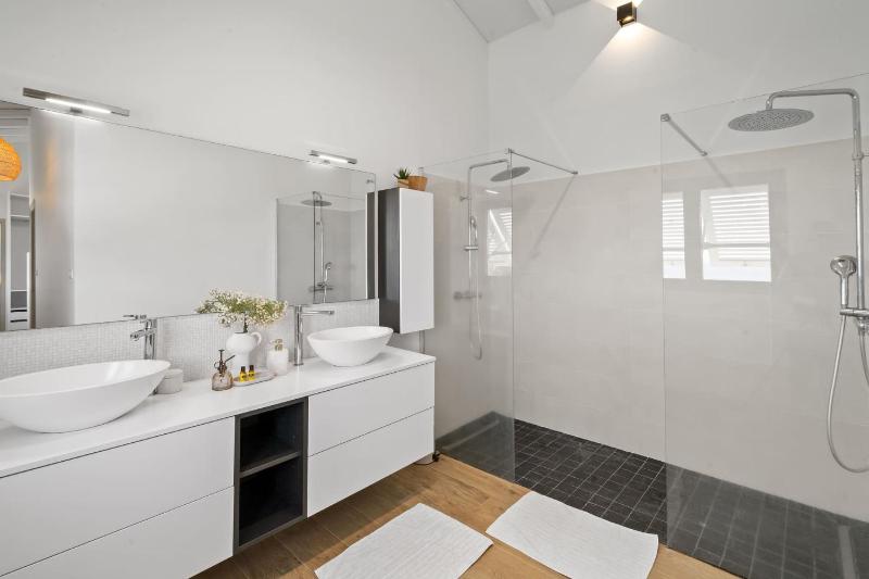 White Dream - image 2