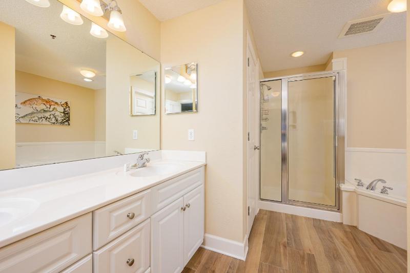 Phoenix IX 606 condo - image 33