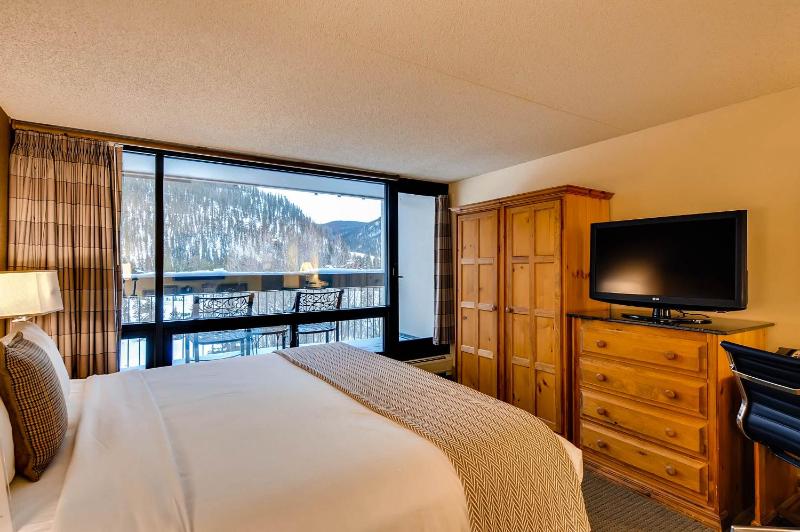 Lodge King Room image 4