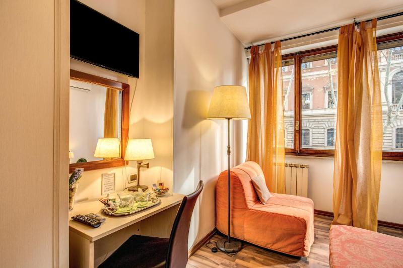 Double or Twin Room image 3
