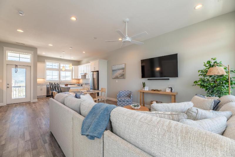 Bikini Bottom - Ocean Breeze Condo Pool Ocean View Pets OK Flex Stays - image 33