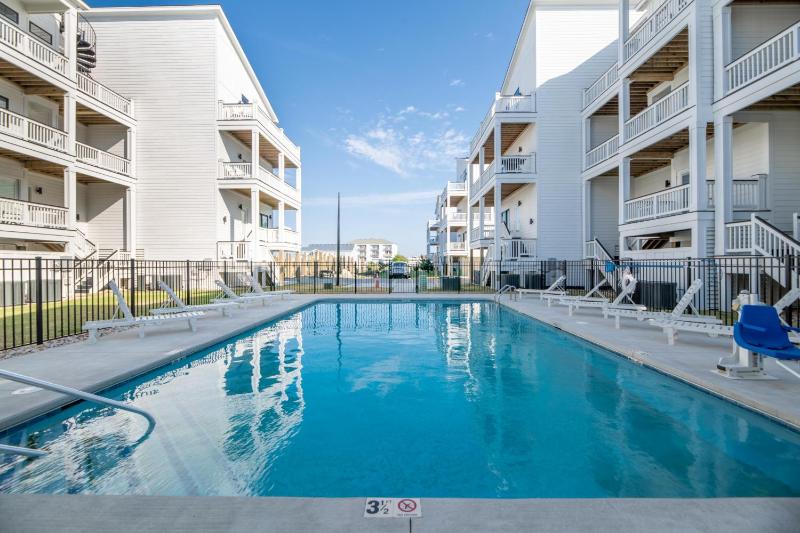 Bikini Bottom - Ocean Breeze Condo Pool Ocean View Pets OK Flex Stays - image 23