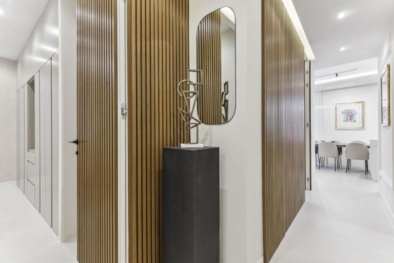 Stylish 3BR Apartment in Madrid - image 4