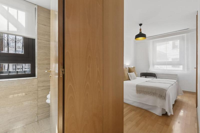 Bright Elegant 2BR with Terrace - image 12