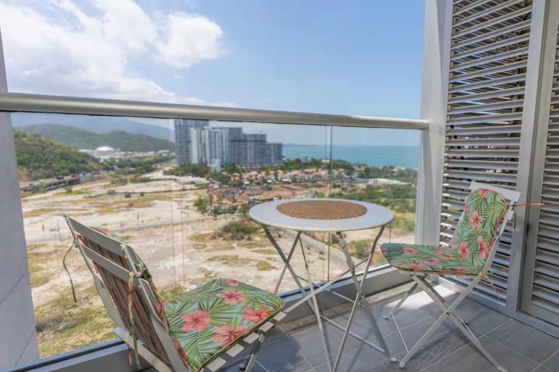Moderno Apto de Lujo con balcon y vista al mar - image 11